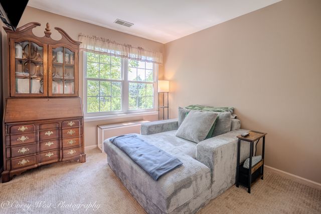 163 N Barton Trail, Batavia, IL 60510
