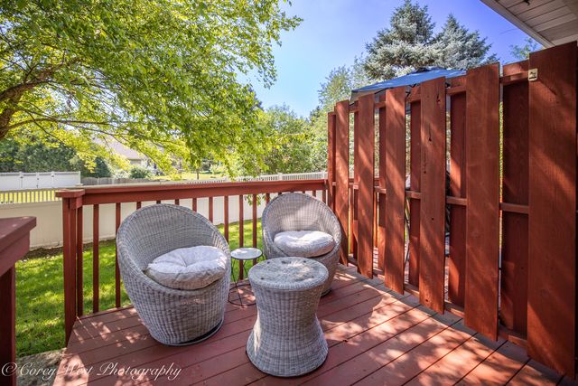 163 N Barton Trail, Batavia, IL 60510