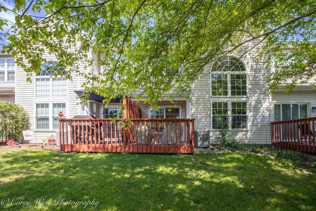 163 N Barton Trail, Batavia, IL 60510