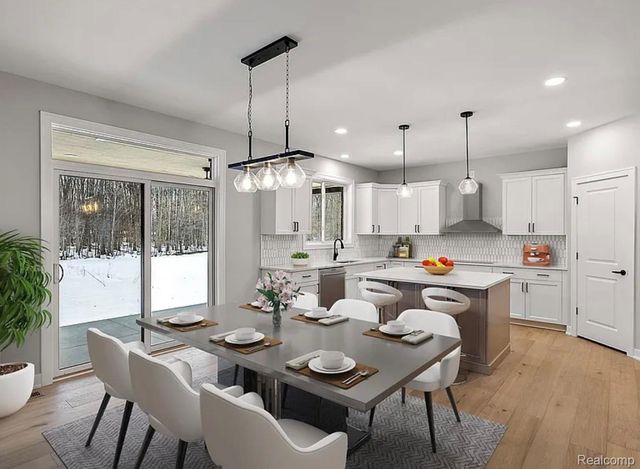 54660 Chesterfield Rd, Chesterfield Township, MI 48051