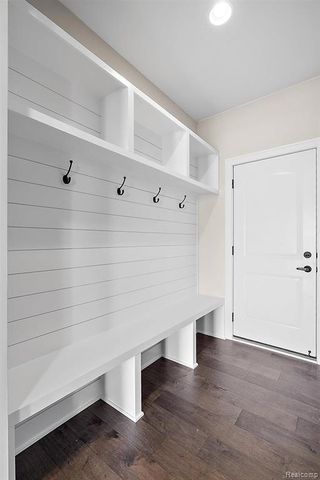 54660 Chesterfield Rd, Chesterfield Township, MI 48051