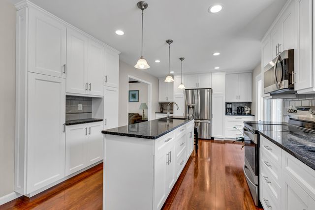 833 Bluffway Drive, Columbus, OH 43235