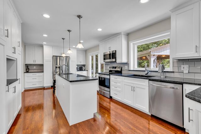 833 Bluffway Drive, Columbus, OH 43235