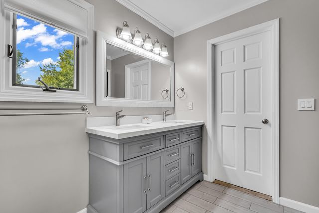 833 Bluffway Drive, Columbus, OH 43235