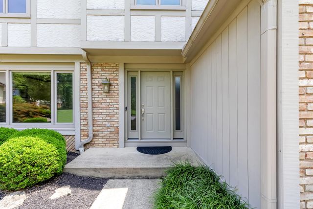 833 Bluffway Drive, Columbus, OH 43235