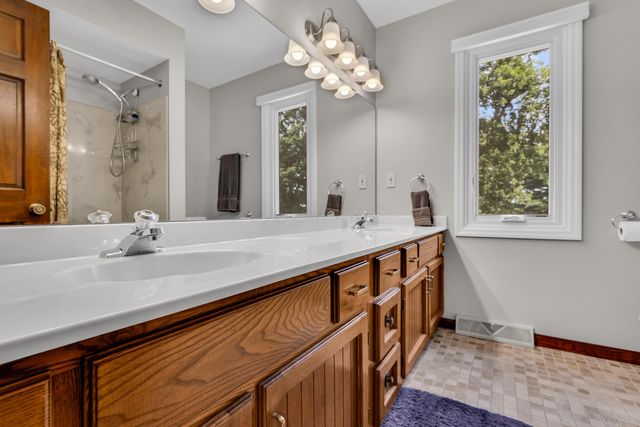 833 Bluffway Drive, Columbus, OH 43235
