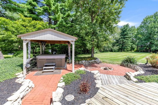 833 Bluffway Drive, Columbus, OH 43235