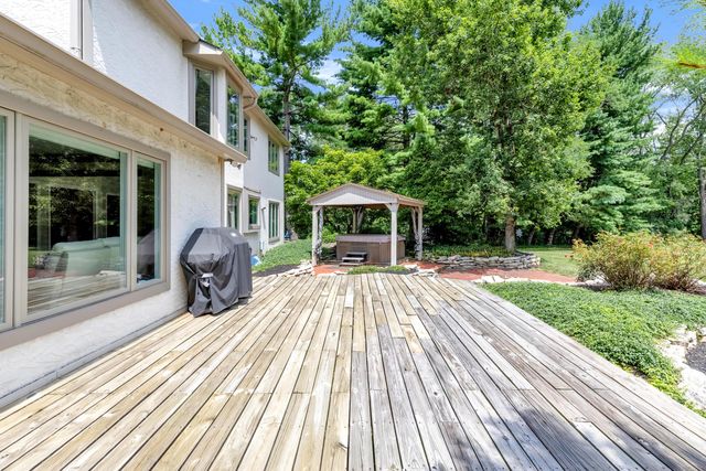 833 Bluffway Drive, Columbus, OH 43235
