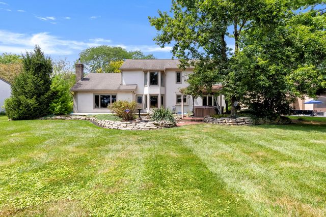 833 Bluffway Drive, Columbus, OH 43235
