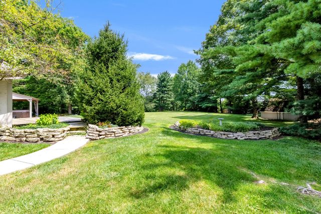 833 Bluffway Drive, Columbus, OH 43235