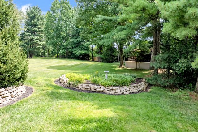 833 Bluffway Drive, Columbus, OH 43235