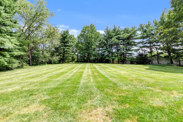 833 Bluffway Drive, Columbus, OH 43235