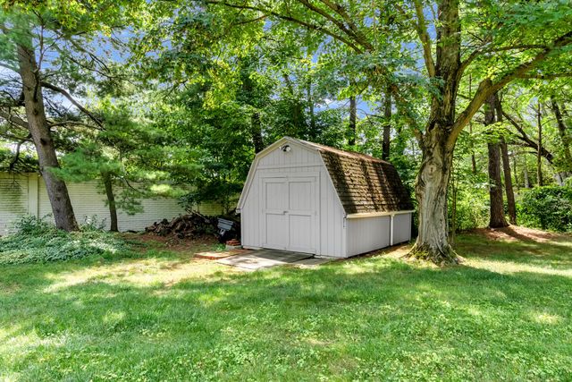833 Bluffway Drive, Columbus, OH 43235