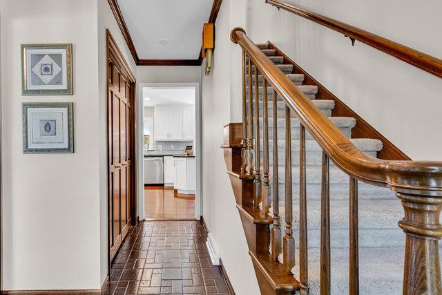 833 Bluffway Drive, Columbus, OH 43235