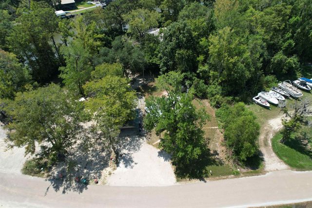 18242 La Trace Rd, French Settlement, LA 70733