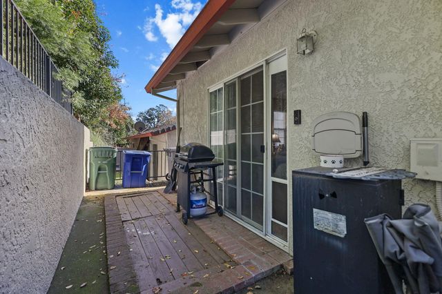 720 Stonebriar Trail, Redding, CA 96003