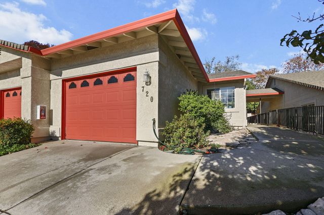 720 Stonebriar Trail, Redding, CA 96003