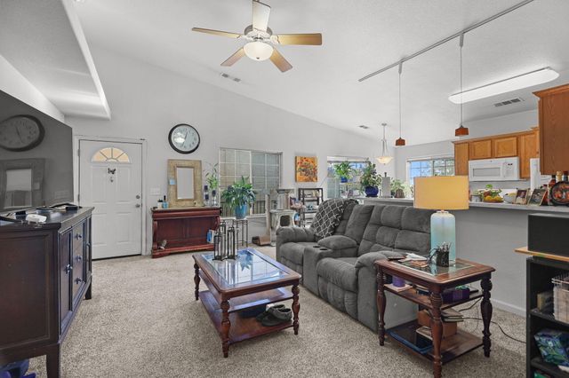 720 Stonebriar Trail, Redding, CA 96003