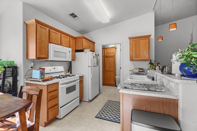 720 Stonebriar Trail, Redding, CA 96003