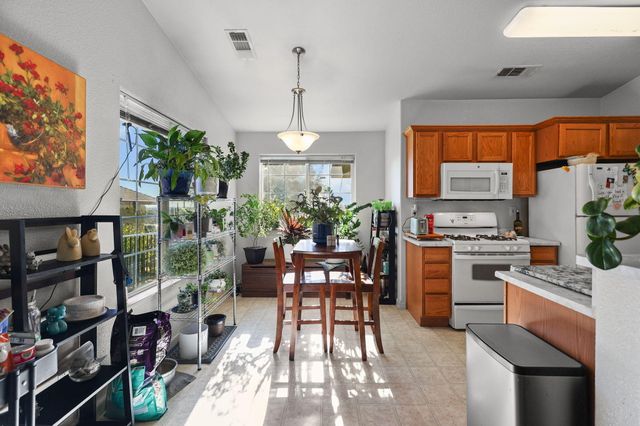 720 Stonebriar Trail, Redding, CA 96003