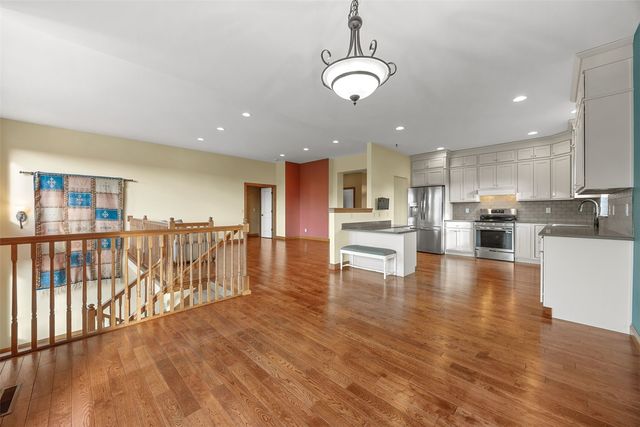 5997 Meadow Grass Circle, Cedar Rapids, IA 52403