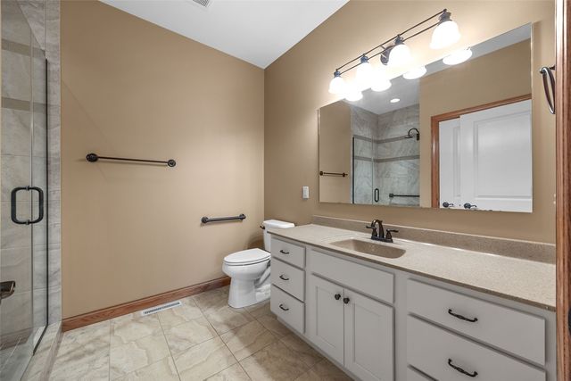 5997 Meadow Grass Circle, Cedar Rapids, IA 52403