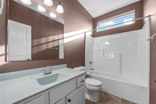 5997 Meadow Grass Circle, Cedar Rapids, IA 52403