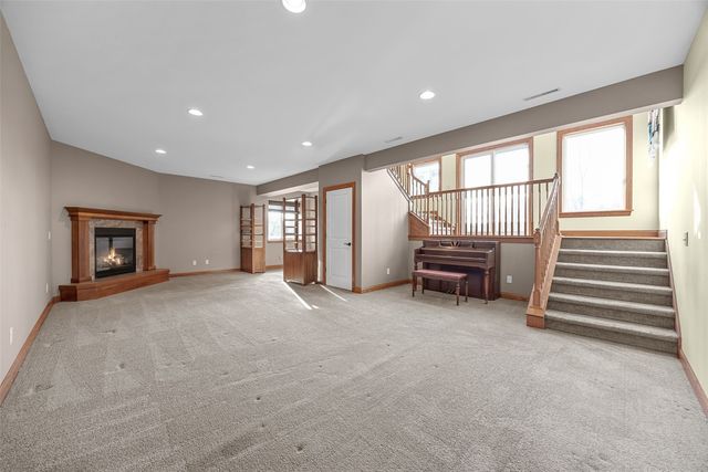 5997 Meadow Grass Circle, Cedar Rapids, IA 52403