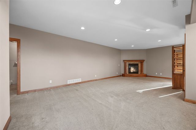 5997 Meadow Grass Circle, Cedar Rapids, IA 52403