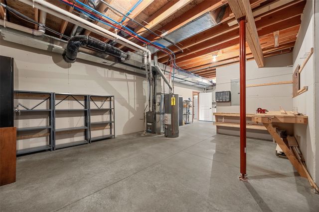 5997 Meadow Grass Circle, Cedar Rapids, IA 52403