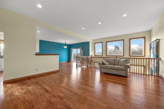 5997 Meadow Grass Circle, Cedar Rapids, IA 52403