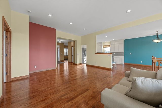 5997 Meadow Grass Circle, Cedar Rapids, IA 52403