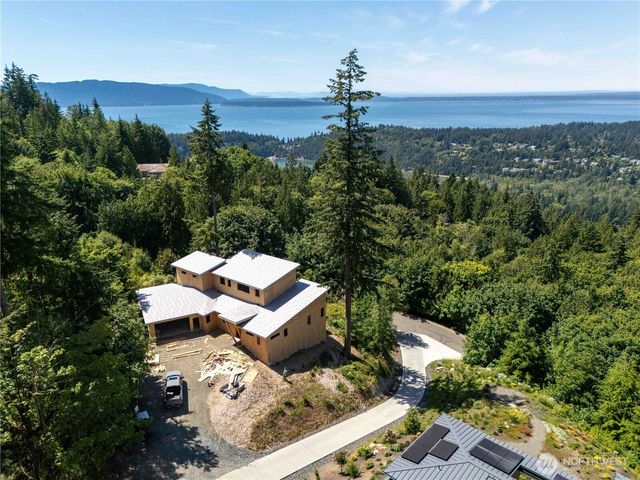 1697 Chuckanut Crest Drive, Bellingham, WA 98229