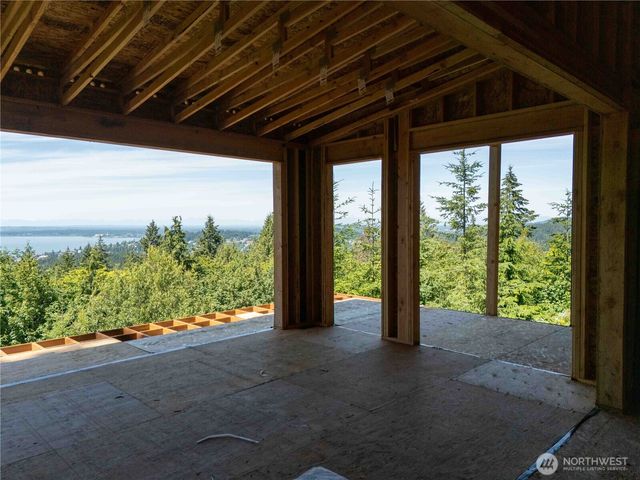 1697 Chuckanut Crest Drive, Bellingham, WA 98229