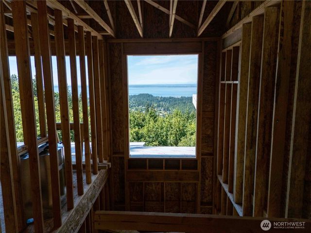 1697 Chuckanut Crest Drive, Bellingham, WA 98229