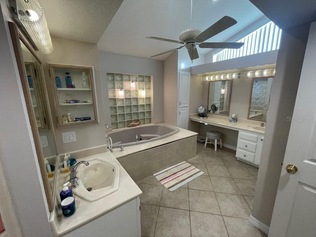 Image 14 of property listing at 13111 BOCA CIEGA AVENUE, Madeira Beach, FL 33708