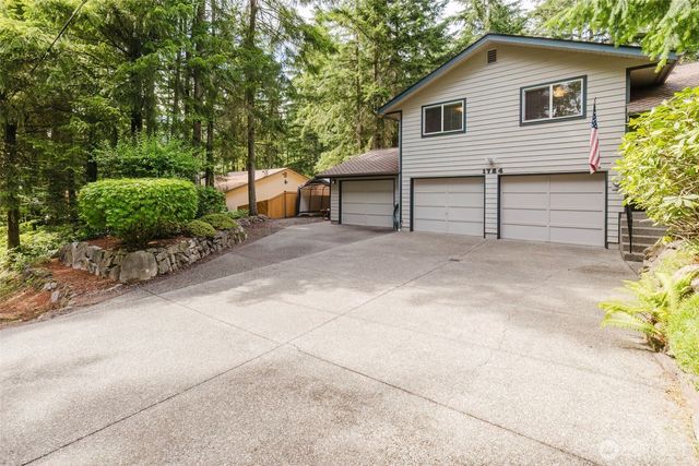 1724 NW Palmer Lane, Bremerton, WA 98311