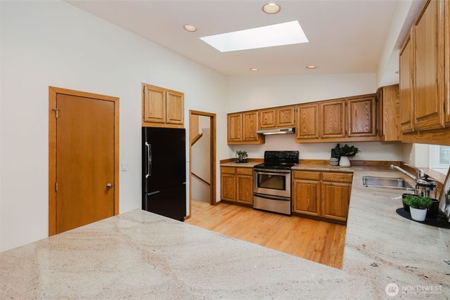 1724 NW Palmer Lane, Bremerton, WA 98311