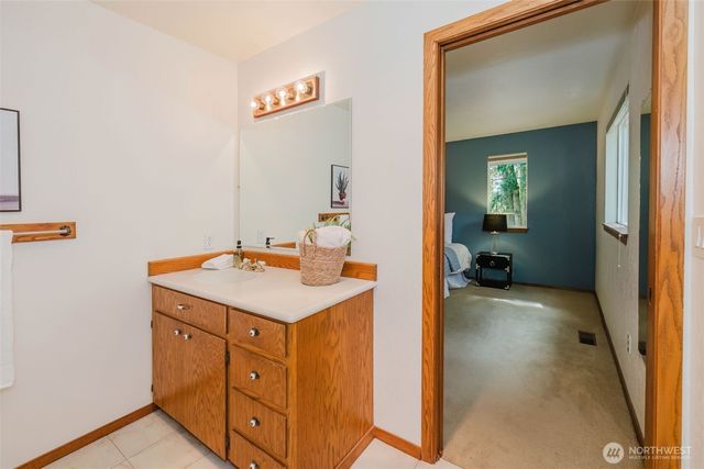 1724 NW Palmer Lane, Bremerton, WA 98311
