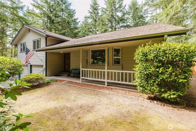 1724 NW Palmer Lane, Bremerton, WA 98311
