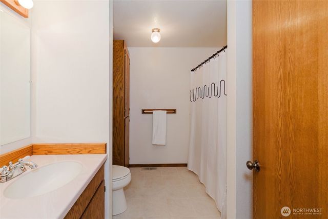 1724 NW Palmer Lane, Bremerton, WA 98311