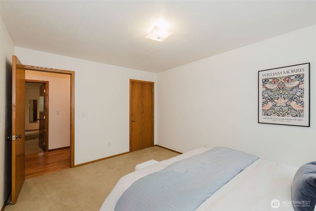 1724 NW Palmer Lane, Bremerton, WA 98311