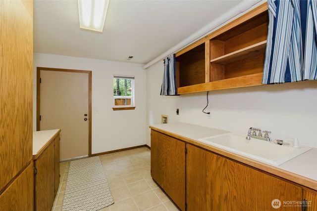 1724 NW Palmer Lane, Bremerton, WA 98311