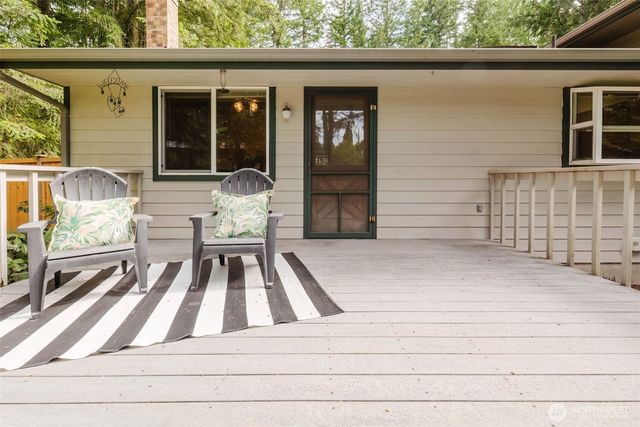 1724 NW Palmer Lane, Bremerton, WA 98311