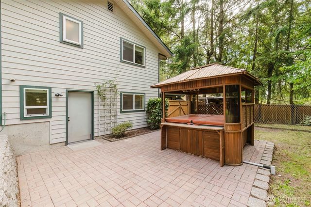 1724 NW Palmer Lane, Bremerton, WA 98311