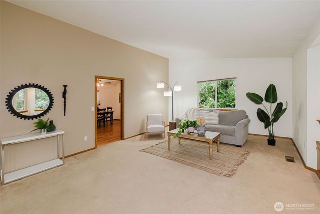 1724 NW Palmer Lane, Bremerton, WA 98311
