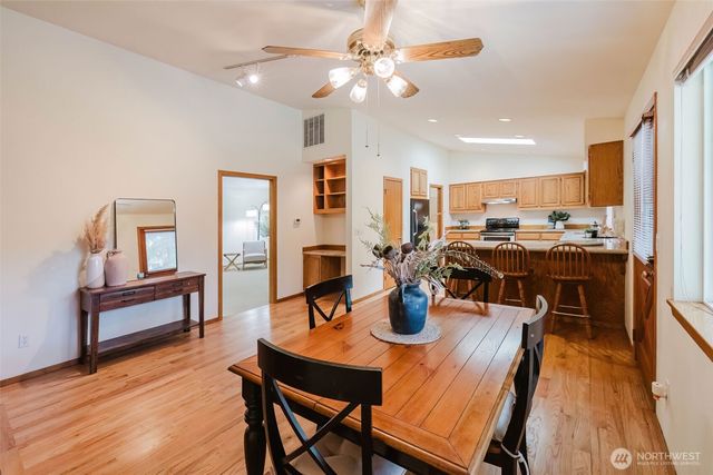 1724 NW Palmer Lane, Bremerton, WA 98311