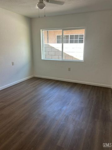 321 Mariposa Avenue, Bakersfield, CA 93307