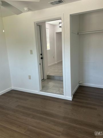 321 Mariposa Avenue, Bakersfield, CA 93307