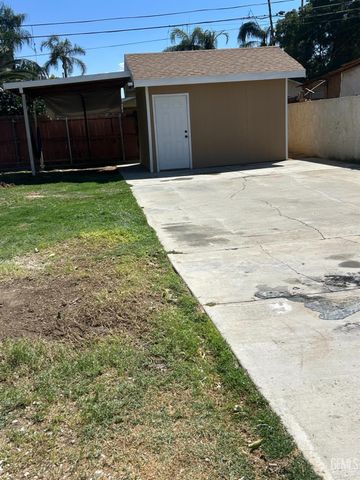 321 Mariposa Avenue, Bakersfield, CA 93307